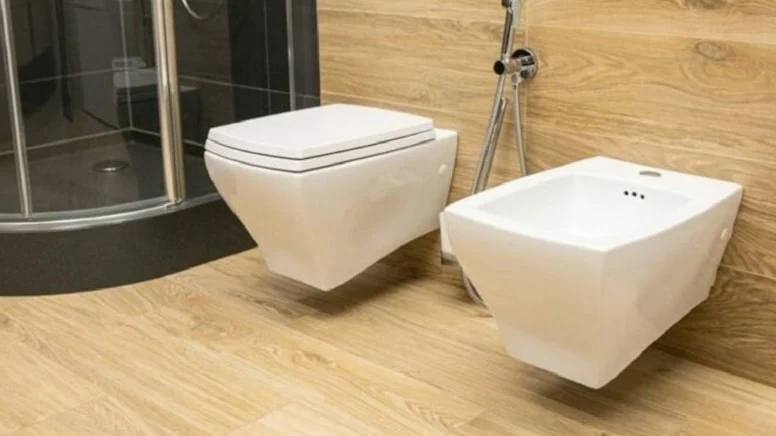 Meğer Avrupa’da Bu Yüzden Yan Yana İki Tane Klozet Varmış!